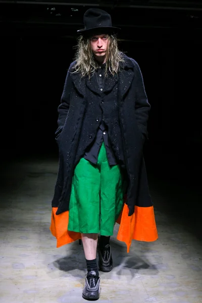 Look 11